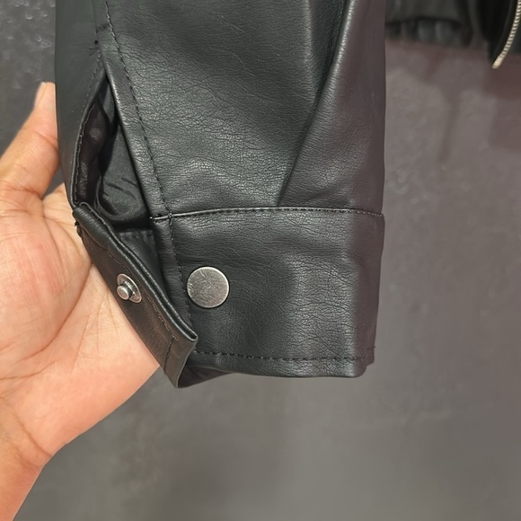 Wilde Fable Women’s Black Leather Jacker Size XS - Picture 3 of 7